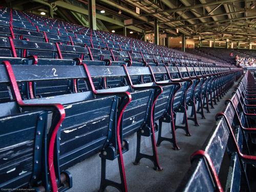 E8122982|1/60 sec at f / 3.5|14 mm|ISO 400